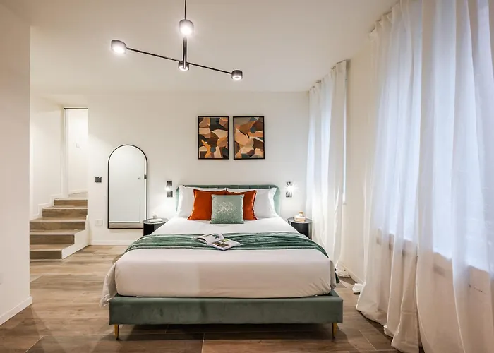 Residenze Coltellini Stanza Salvia * Modena